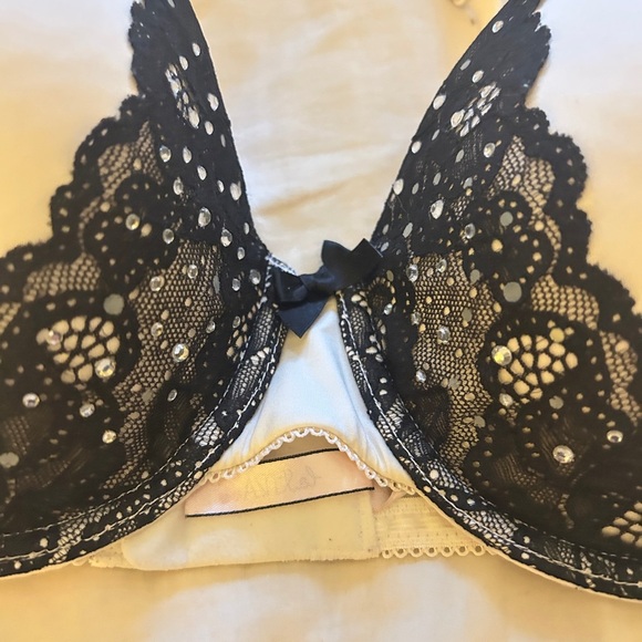 La SENZA White Lightly Lined Demi Bra Sz 38B Black Lace Rhinestone Underwire - Picture 3 of 5